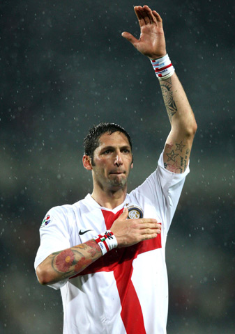 巴黎圣日耳曼内马尔助攻姆巴佩得分（内马尔妙传，姆巴佩为巴黎圣日耳曼破门）