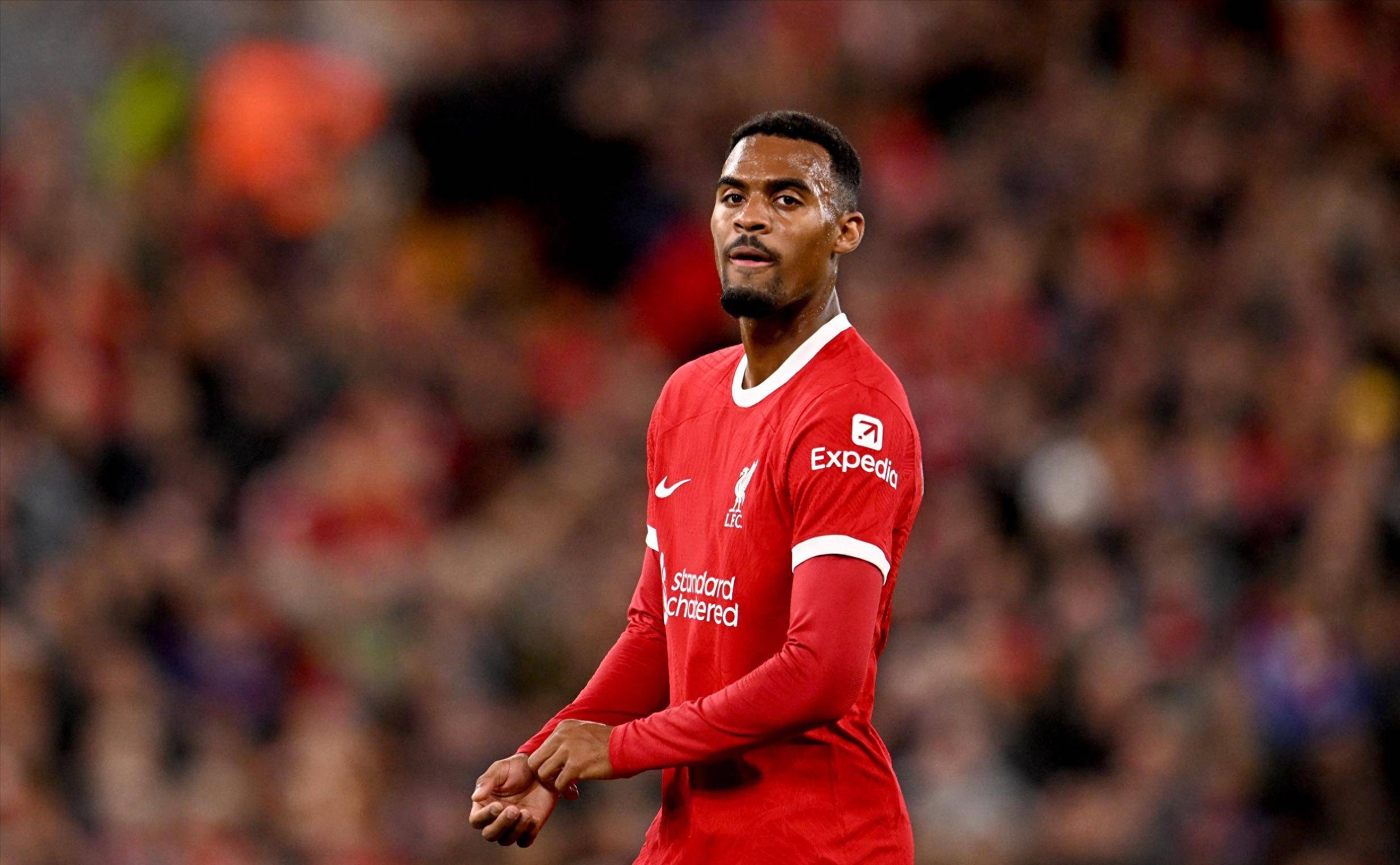 罗体：卢卡库本周末可能归队，预计意超杯半决赛踢米兰时复出（罗马体育报：卢卡库或于本周末归队，预计在意超杯半决赛对米兰时复出）