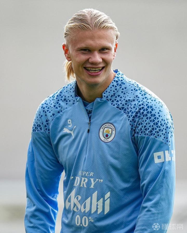 巧了，恰尔汗奥卢上次和这次罚丢点球都在意甲第12轮第74分钟（巧合再现：恰尔汗奥卢两次点球失手均在意甲第12轮第74分钟）