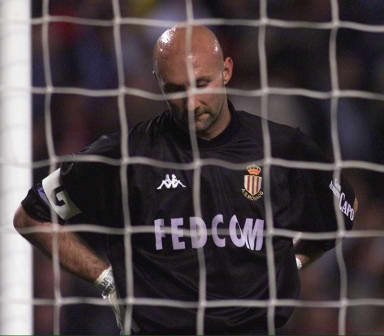 广东男篮在CBA杯赛中以94-80击败广州男篮，奎恩全场高效表现，贡献29分6篮板7助攻5抢断，助力球队取得首胜。（CBA杯：广东94-80力克广州，奎恩高效29分6板7助5断助队迎首胜）