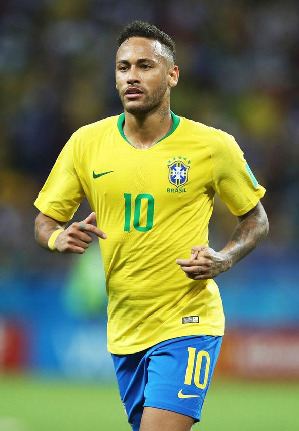 都体：佛罗伦萨球迷说DV9是“吉普赛人”，俱乐部被罚款2万欧（都体：佛罗伦萨球迷辱称DV9为“吉普赛人”，俱乐部遭罚2万欧）