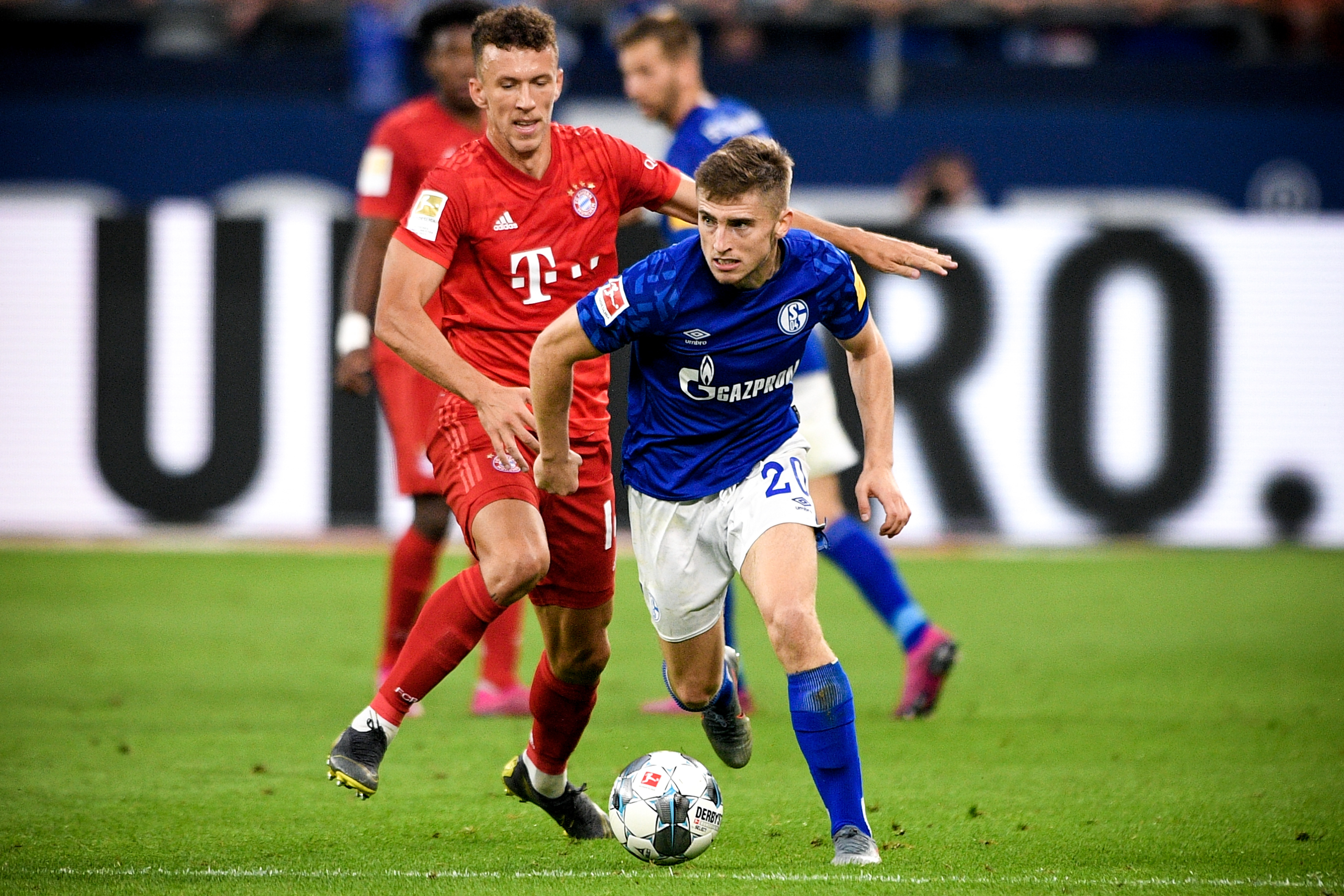 连续5场欧冠进球！马丁内利创阿森纳俱乐部历史纪录（欧冠连场进球达5场，马丁内利改写阿森纳队史纪录）