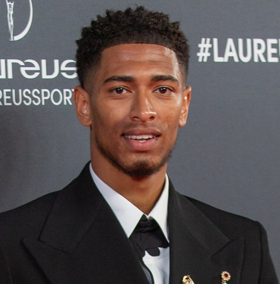 德罗西拿到执教热那亚首胜，目前带队成绩1胜2平保持不败（德罗西收获执教热那亚首胜，率队1胜2平延续不败）