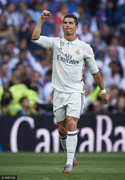 “轮椅就是我的腿，我也可以跑起来”！汶川女孩尚婷的赛场人生（以轮椅为腿，她照样飞奔——汶川女孩尚婷的赛场之路）