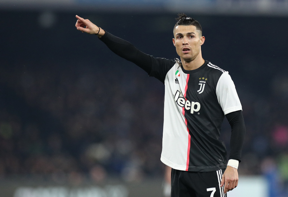 巴西国际新任主帅说球队穿粉色球衣看着像同性恋，事后道歉（巴西国际新帅称粉色球衣“像同性恋”惹议后致歉）