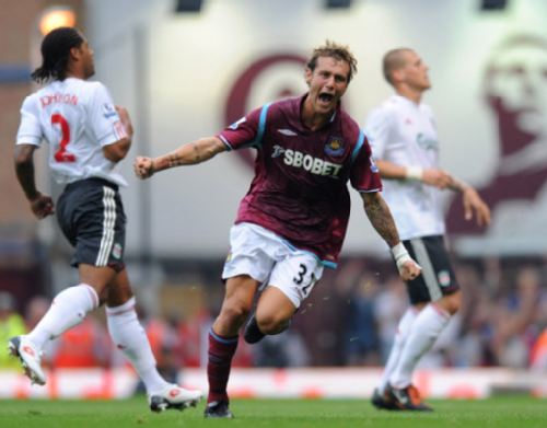 媒体人：李贤重几乎以一己之力摧毁中国男篮的外线防守（媒体人称：李贤重几乎凭一己之力击穿中国男篮外线防线）