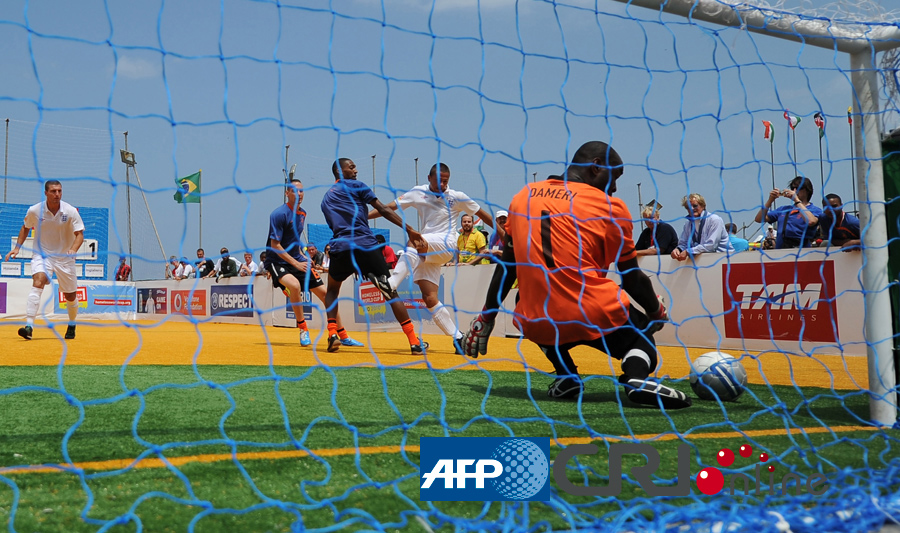 3-2！石川祐希9分+二连胜詹内利绝杀尼科洛夫21分难救主（詹内利绝杀助队3-2险胜！石川祐希9分收获二连胜，尼科洛夫砍21分仍无力回天）